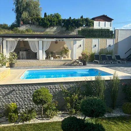 Guest house Pensiunea Coralia